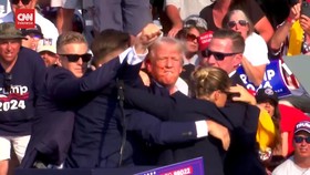 VIDEO: Momen Kepanikan Pasca Donald Trump Ditembak