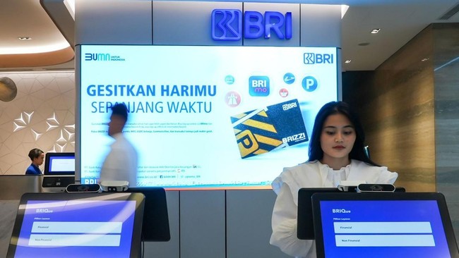BRI mendapat penghargaan dari Kanwil LTO Ditjen Pajak karena menjadi wajib pajak patuh dan berkontribusi besar terhadap penerjmaan pahak.
