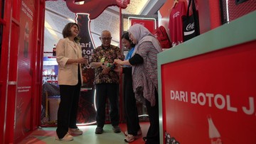 Coca-Cola Hadirkan Booth Dari Botol Jadi Botol di Pekan Raya Jakarta