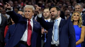 FOTO: Trump dan J.D Vance, dari Saling Kritik Jadi Pasangan Pilpres AS