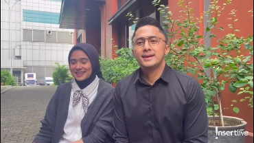 Kompaknya Hengky Kurniawan dan Istri Akan Wisuda Bareng