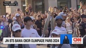 VIDEO: Jin BTS Bawa Obor Olimpiade Paris 2024