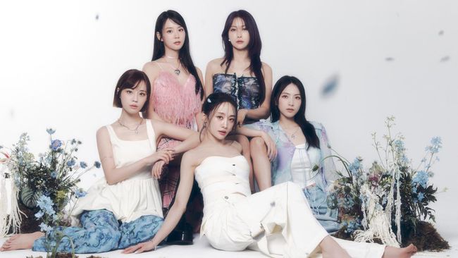 KARA akan comeback dengan merilis lagu bertajuk Hello dan dipastikan melibatkan suara mendiang Goo Hara.