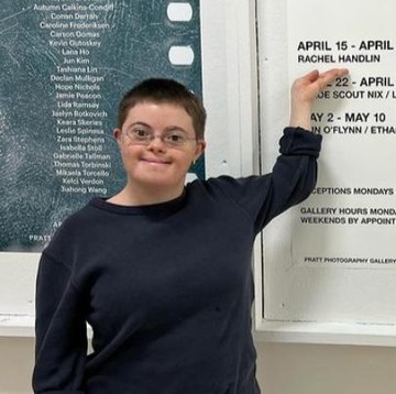 Kisah Rachel Handlin, Perempuan Down Syndrome yang Berhasil Lulus dari Universitas Bergengsi
