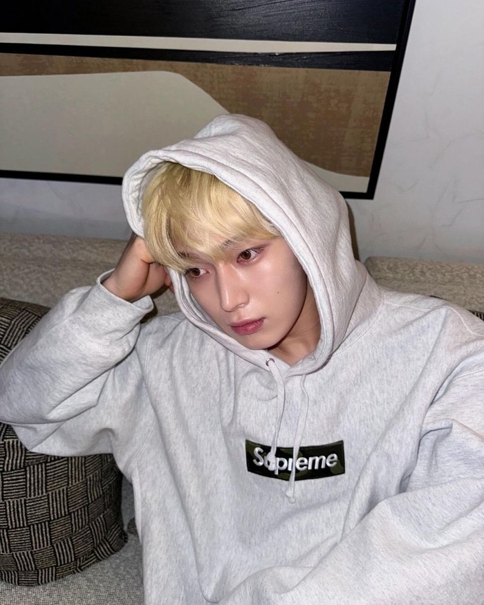 Konten ASMR milik Sunoo ENHYPEN banyak diminati audiens lantaran suara lembutnya terdengar seperti alunan musik pengantar tidur. Rekan satu timnya, Ni-ki, juga belum lama ini dipuji lewat unggahan video ASMR-nya di YouTube. / Foto: instagram.com/enhypen