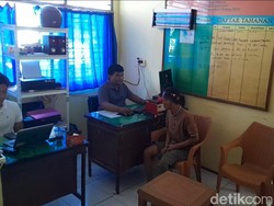 Viral Pemuda Maling Ayam Dimassa dan Ditelanjangi Warga di Demak