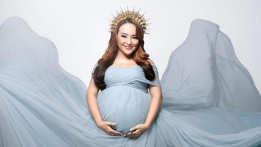 img-title Reaksi Suami Mpok Alpa Saat Tahu Raffi Ahmad Ingin Biayai Lahiran Anak Kembar