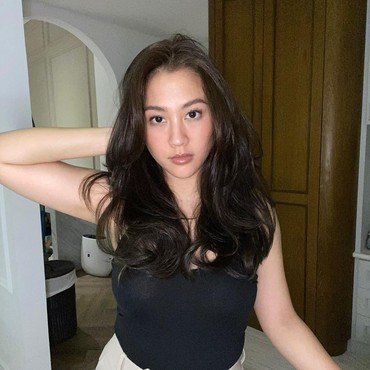 Usai Hapus Foto Baskara Mahendra, Sherina Munaf Pamer Potret Seksi Pakai Bikini