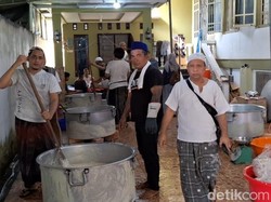 Tradisi Bubur Asyuro Kampung Arab Palembang Sambut 10 Muharram