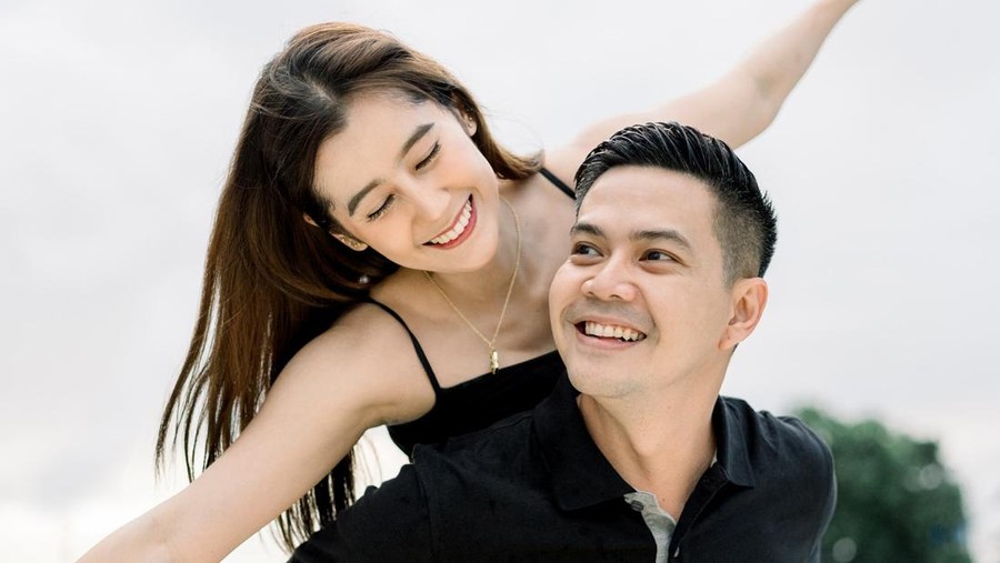 Ardina Rasti dan sang suami Arie Dwi Andika Ardina Rasti dan sang suami Arie Dwi Andika