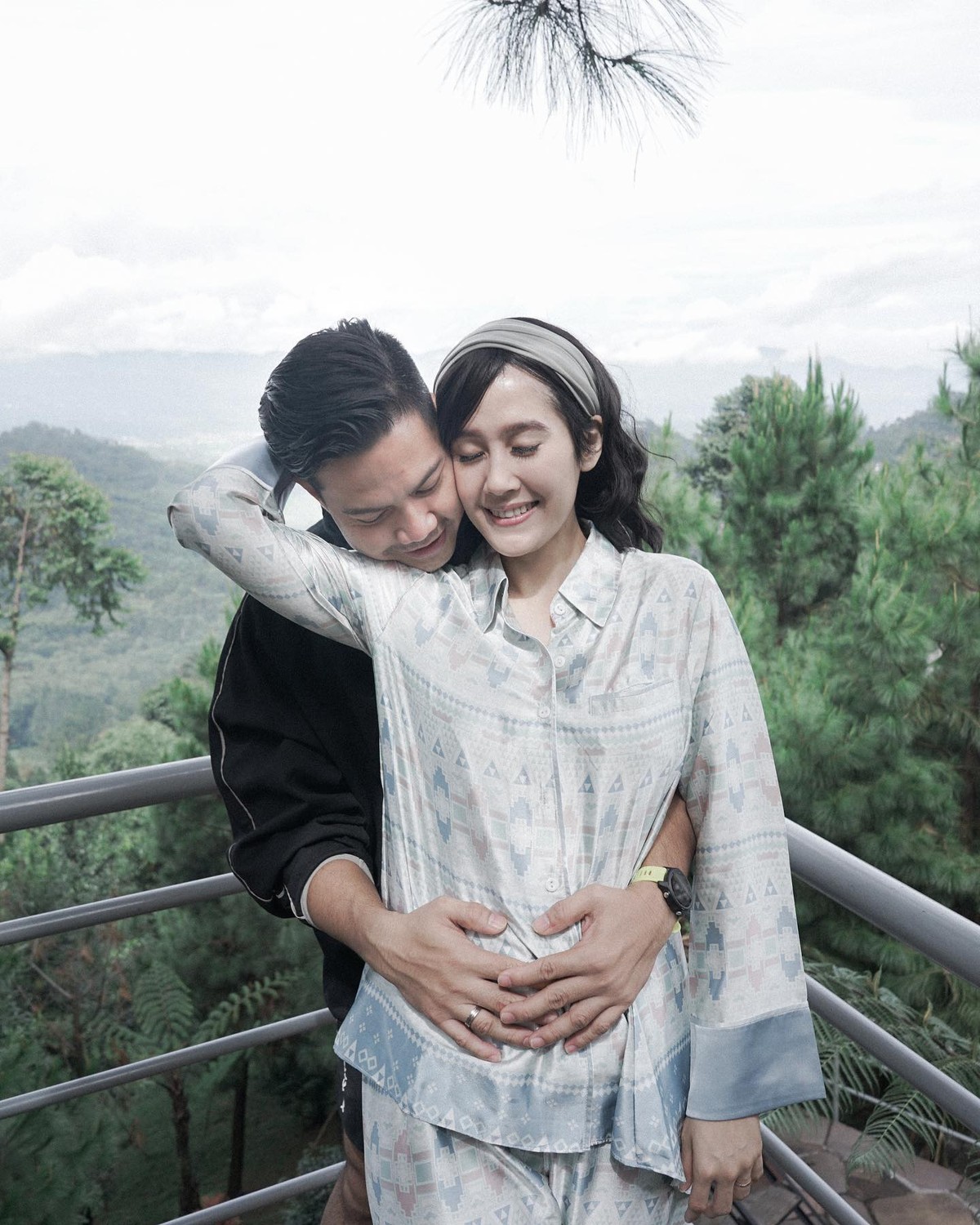 Ardina Rasti dan sang suami Arie Dwi Andika