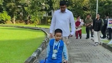 img-title Dikawal Paspampres, Anak Kahiyang Ayu dan Bobby Nasution Sekolah di Mana?