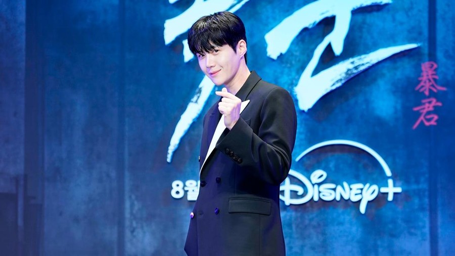 Dapat Karakter Berbeda di 'The Tyrant', Kim Seon Ho Merasa Tertantang Dapat Karakter Berbeda di 'The Tyrant', Kim Seon Ho Merasa Tertantang