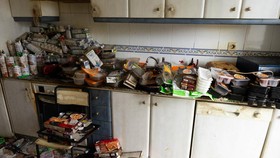 Viral Kamar Kos Penuh Sampah di Bekasi, Apa Itu Hoarding Disorder?