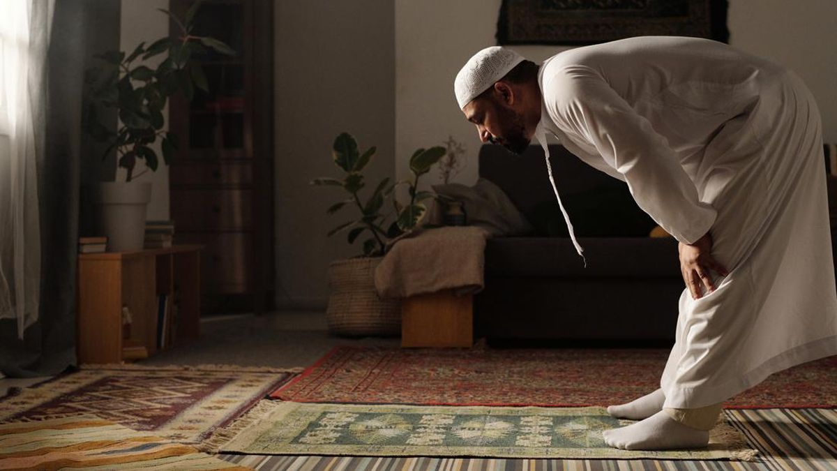 Tata Cara Mengerjakan Sholat Jamak, Qashar, dan Qodho, beserta Niatnya