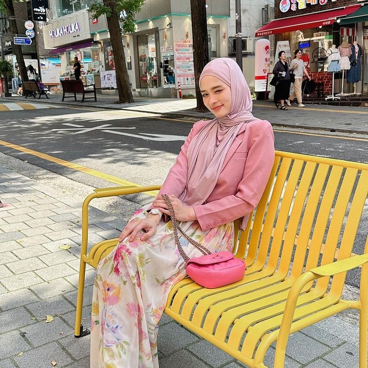 <p>Perempuan 31 tahun ini juga menyempatkan waktu untuk mengunjungi beberapa tempat populer di Korea Selatan, mulai dari Gangnam District hingga Bundang Yuldong Park. (Foto: Instagram@mommy_starla)</p>