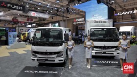 FOTO: Truk Listrik Fuso eCanter Sudah Bisa Dibeli