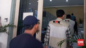 Sejumlah Orang Diangkut KPK Usai Geledah PT Chimarder 777 Semarang