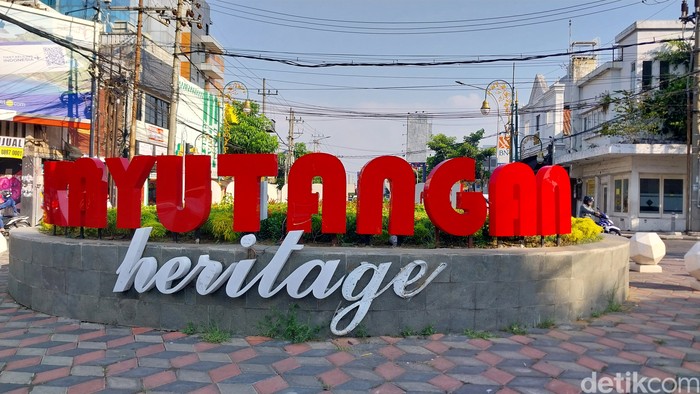 Logo Kayutangan Heritage yang kembali rusak