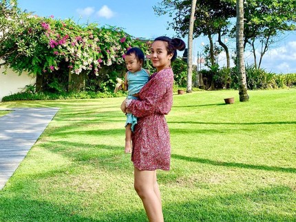 Bahagia Menyapih Anak Selama Sebulan, Kini Dea Ananda Berencana Jalani Diet