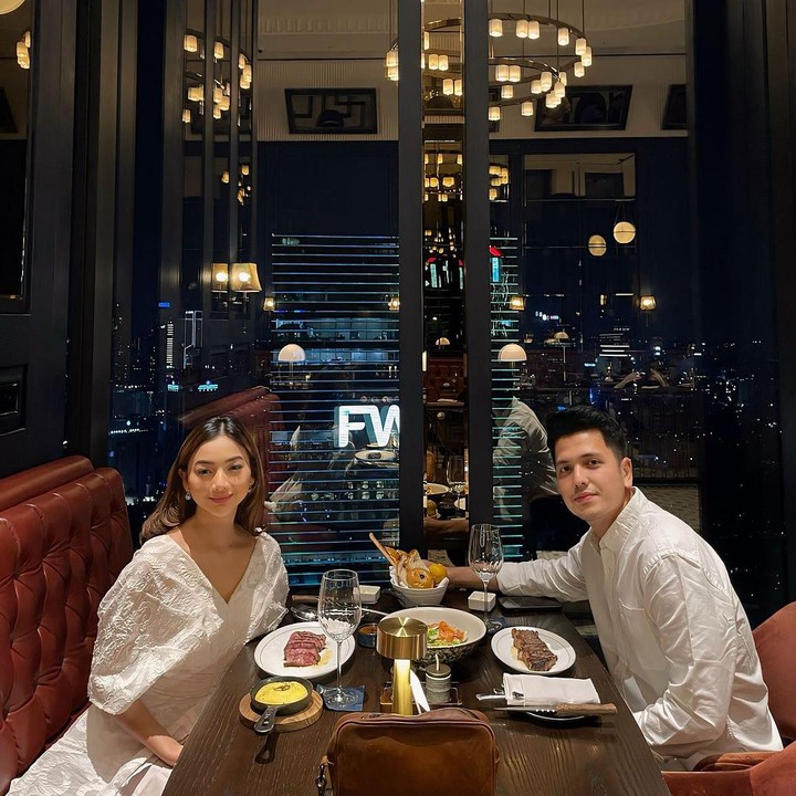 <p>Rendi turut mengunggah momen pertambahan usia sang istri pada laman media sosialnya. Rendi pun memberikan doa yang romantis dan mengharukan. (Foto: Instagram: @glencachysaraofficial)</p>