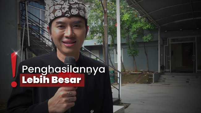 Nggak Laku Nyanyi, Rafael Tan Beli Rumah 3 Lantai Hasil Jualan Seblak