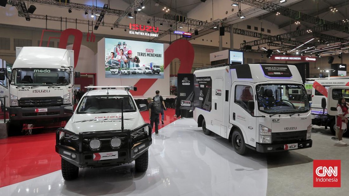 FOTO: Ada Apa Saja di Stan Isuzu GIIAS 2024?