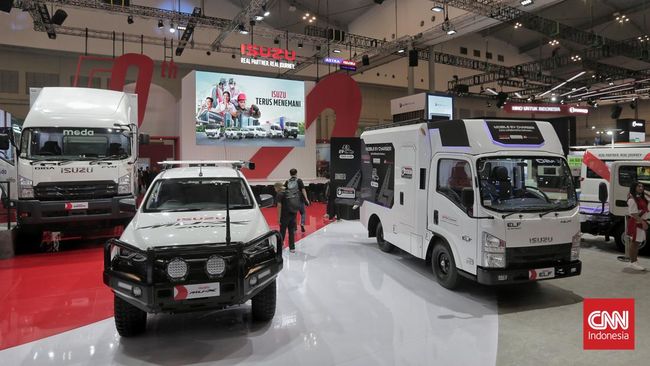 Isuzu Pamer Elf Listrik hingga Giga FVM-U