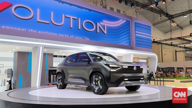 Mobil konsep listrik Suzuki eVX di Gaikindo Indonesia International Auto Show (GIIAS), Rabu (17/7).
