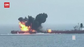 VIDEO:Momen Kapal Tangker Liberia Meledak Dihatam Rudal Militan Houthi