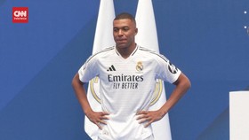 VIDEO: Kylian Mbappe Gunakan Jersey Nomor 9 di Real Madrid