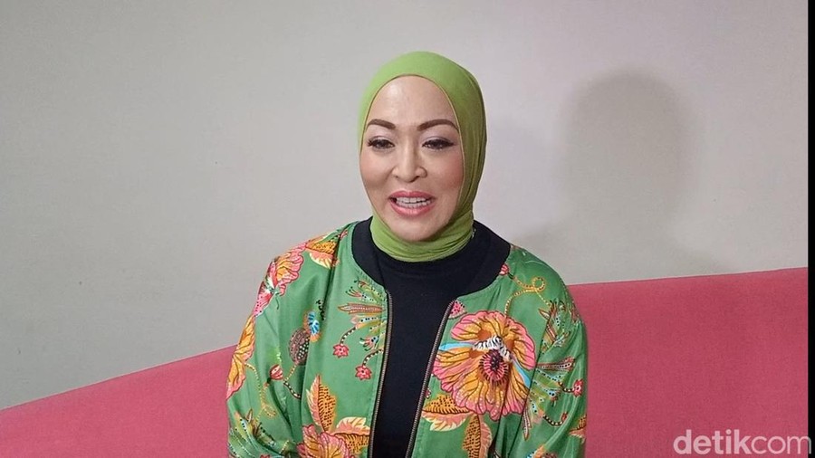angelina sondakh Angelina Sondakh saat ditemui di kawasan Jakarta.