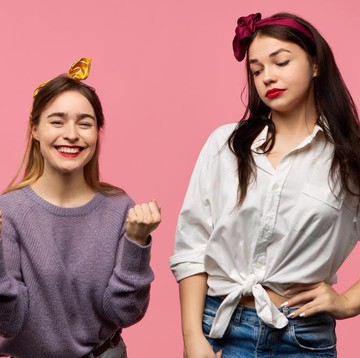 Bukan Cuma Pasangan, Kenali 6 Tanda Teman Toksik yang Perlu untuk Kamu Hindari!