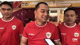 Cawali PDIP Eri Nonton Timnas Bareng Elite Gerindra & Golkar Surabaya