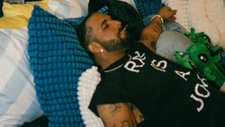 Lirik Lagu Own It - Drake