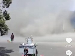 Tornado Terjang Lautan Pasir Bromo Ternyata Biasa Dikenal Dust Devil