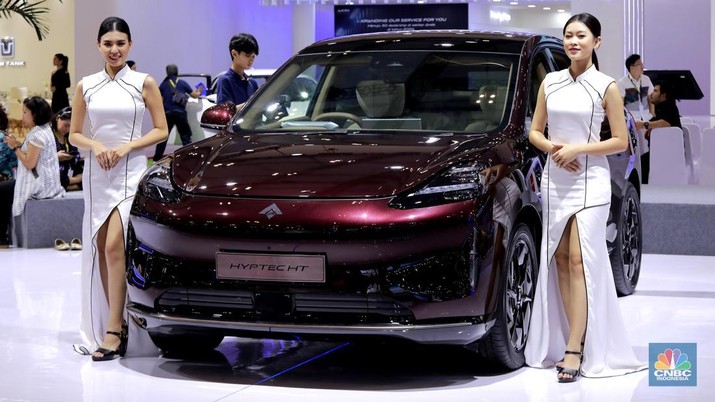 GAC Aion memperkenalkan sub brand mobil baru untuk pasar Indonesia yakni Hyptec HT, sebuah premium luxury electric SUV dalam pameran Gaikindo Indonesia International Auto Show (GIIAS) 2024. (CNBC Indonesia/Muhammad Sabki)