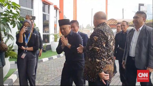 Bakal calon gubernur alias wakil gubernur Jawa Barat Ilham Habibie menyambangi Kantor DPP PKS.