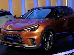 Ukur Diri Dulu, Segini Gaji yang Pas Kalau Mau Beli Mobil Termurah Lexus