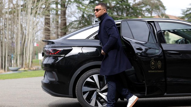 Enigma Mbappe: Kekayaan Mobil Mewah, Terlarang Mengemudi