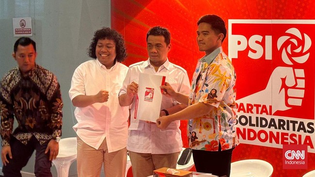 Ketua DPD Gerindra DKI Ahmad Riza Patria buka bunyi soal dipasangkannya dia dengan komika Marshel Widianto untuk Pilkada Kota Tangsel.