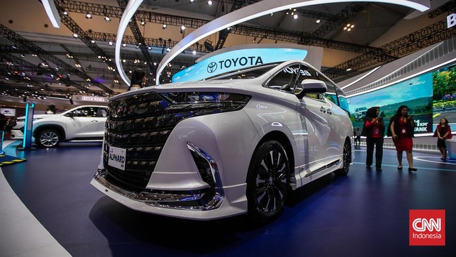 FOTO: Formasi Lengkap Mobil Elektrifikasi Toyota di GIIAS 2024