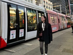 Karyawan Alice Norin Jadi Korban Kecelakaan Kereta, Begini Kondisinya