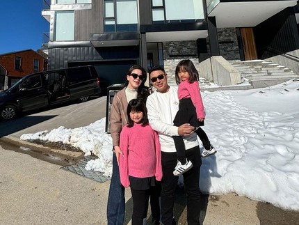 5 Potret Alice Norin Liburan Bersama Suami & Anak, Seru Main Ski di Pegunungan Salju