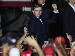 Barron Trump Bikin Salfok di Pidato Kemenangan Donald Trump, Tingginya 2 Meter