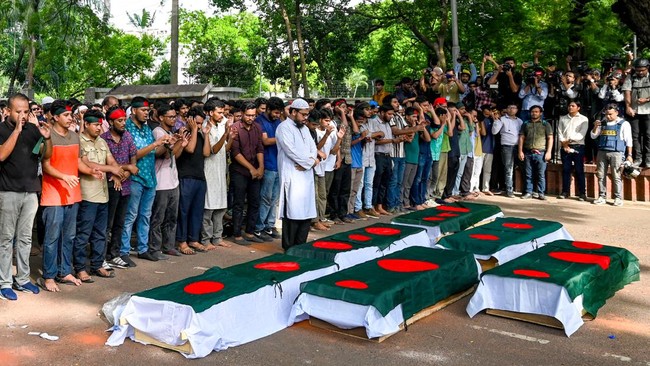 Sebanyak 39 orang tewas dalam aksi demonstrasi tolak pembatasan kuota pegawai negeri sipil di Bangladesh.