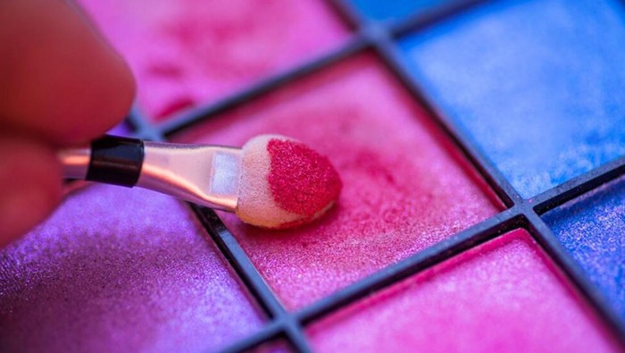 Ilustrasi glitter makeup