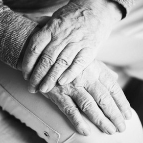 5 Fakta Pasangan Opa-Oma Tewas Membusuk di Tempat Tidur