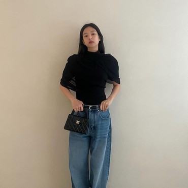 Jennie Menangis Nyanyikan 'Twin', Disebut Ingat Hubungan di Masa Lalu