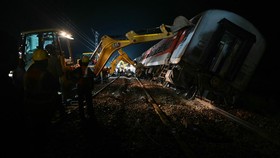 4 Orang Tewas dan 20 Terluka Akibat Kereta Tergelincir di India
